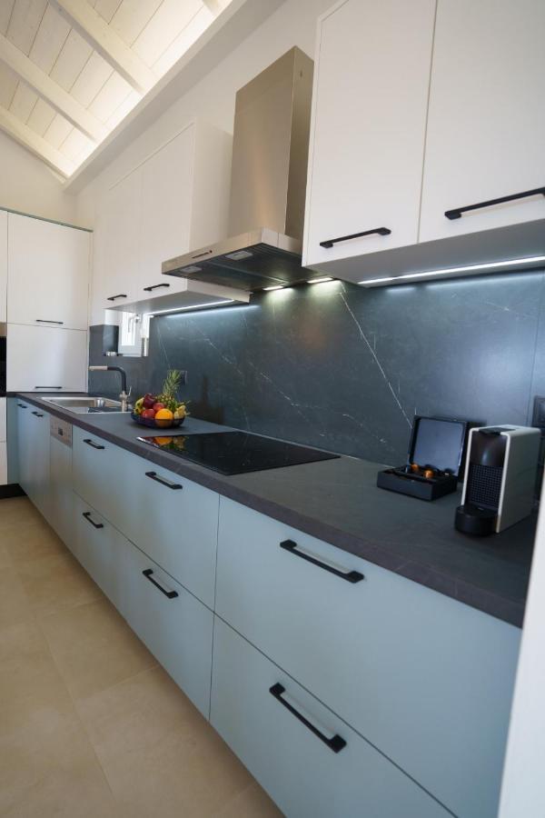 Astrali Stone Villas 帕拉米夏 外观 照片