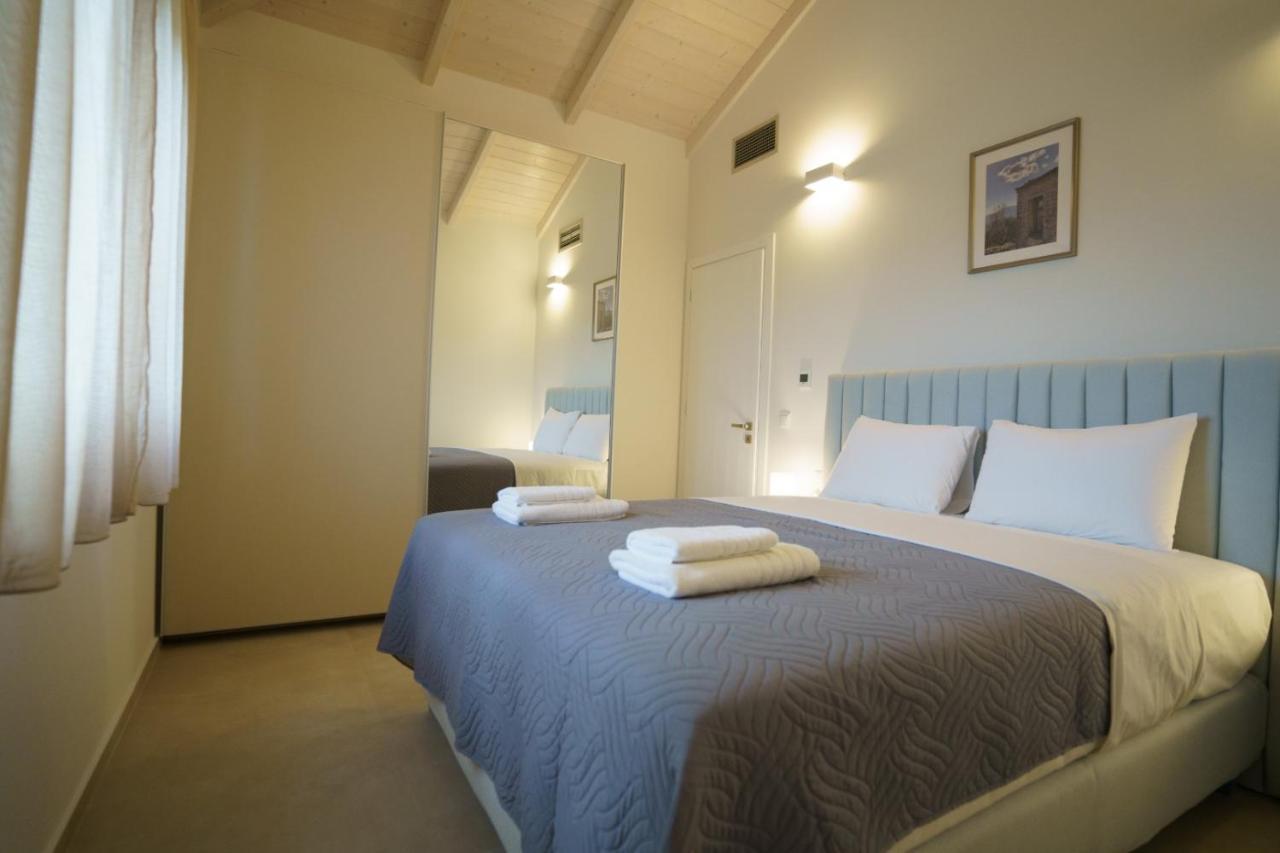 Astrali Stone Villas 帕拉米夏 外观 照片