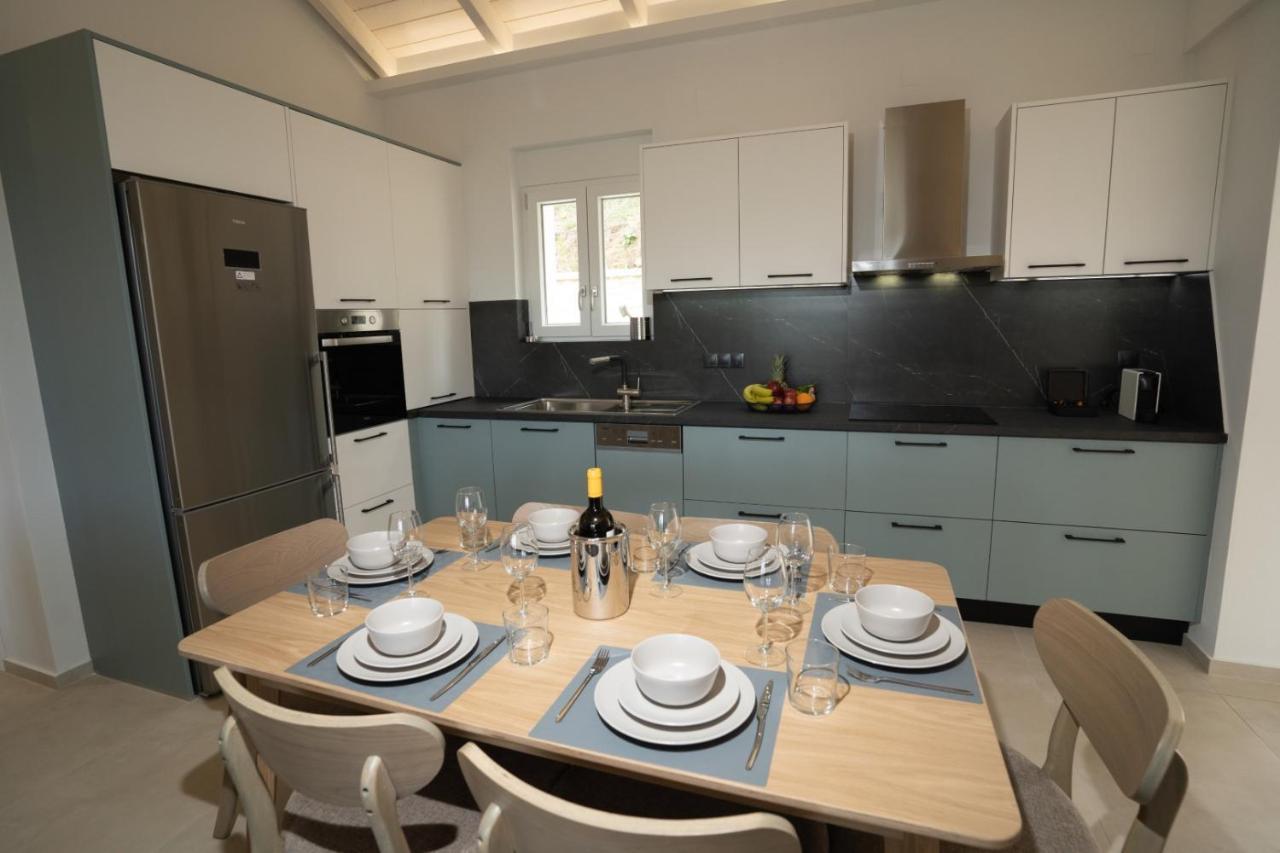 Astrali Stone Villas 帕拉米夏 外观 照片