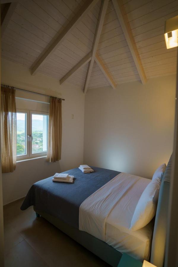 Astrali Stone Villas 帕拉米夏 外观 照片