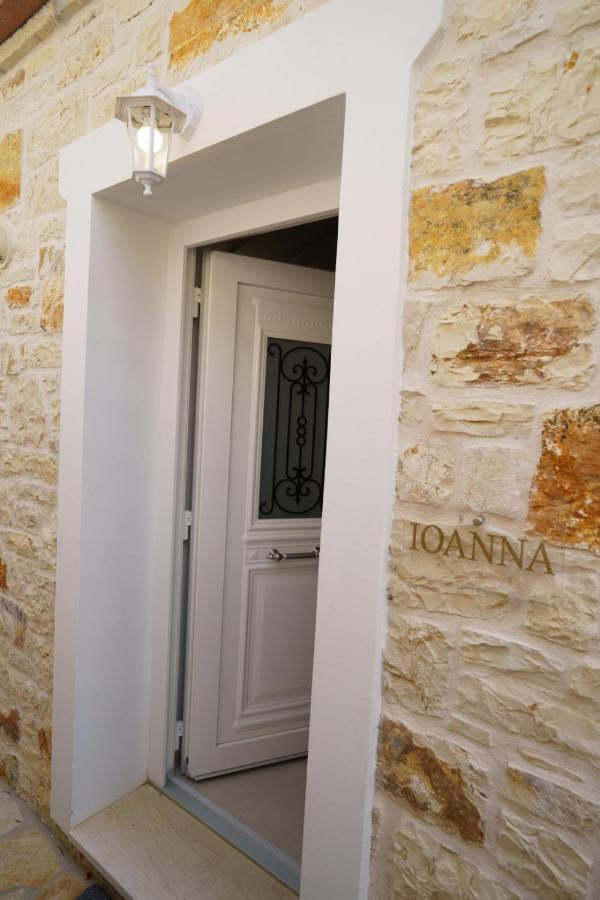 Astrali Stone Villas 帕拉米夏 外观 照片