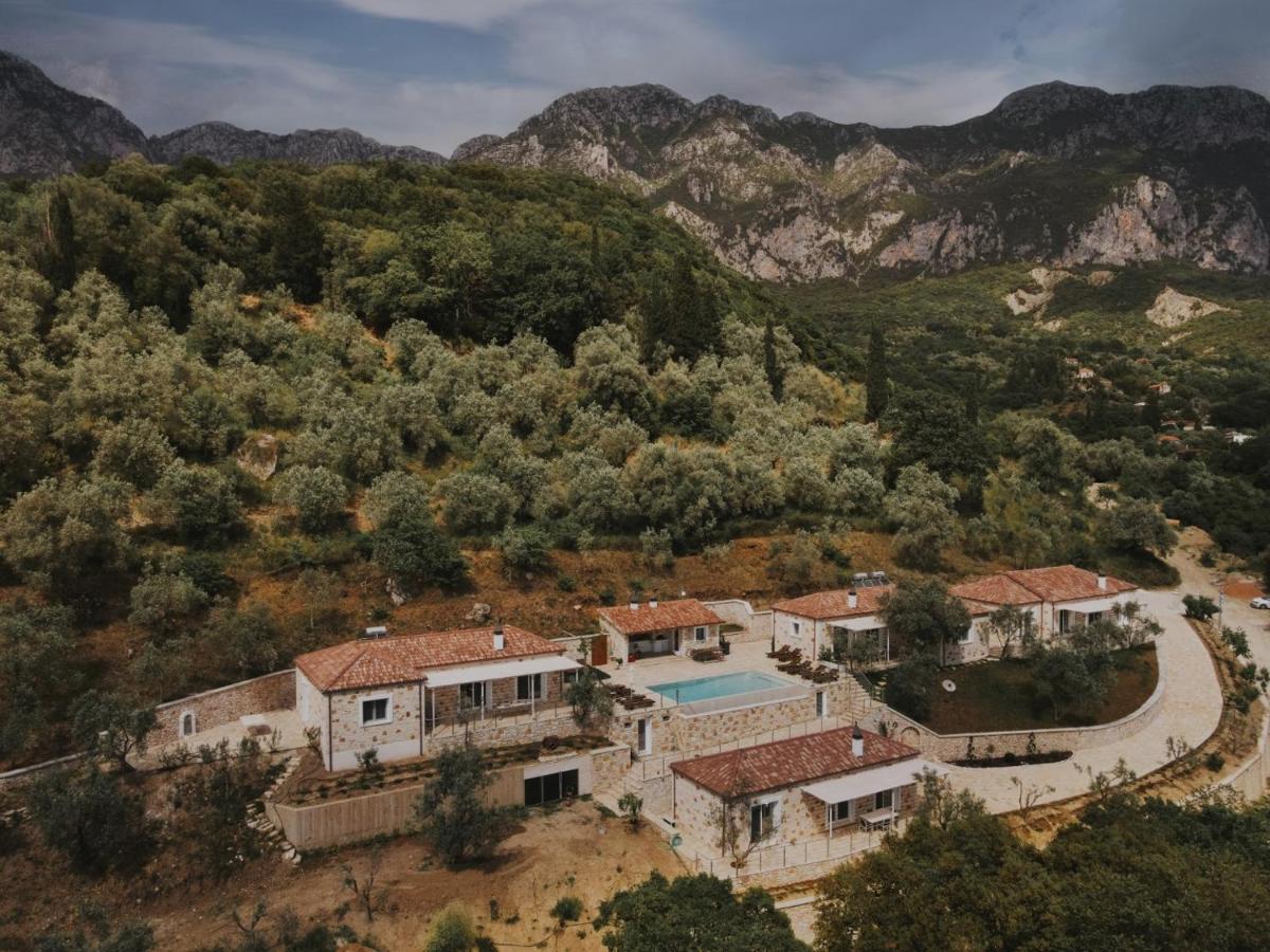Astrali Stone Villas 帕拉米夏 外观 照片
